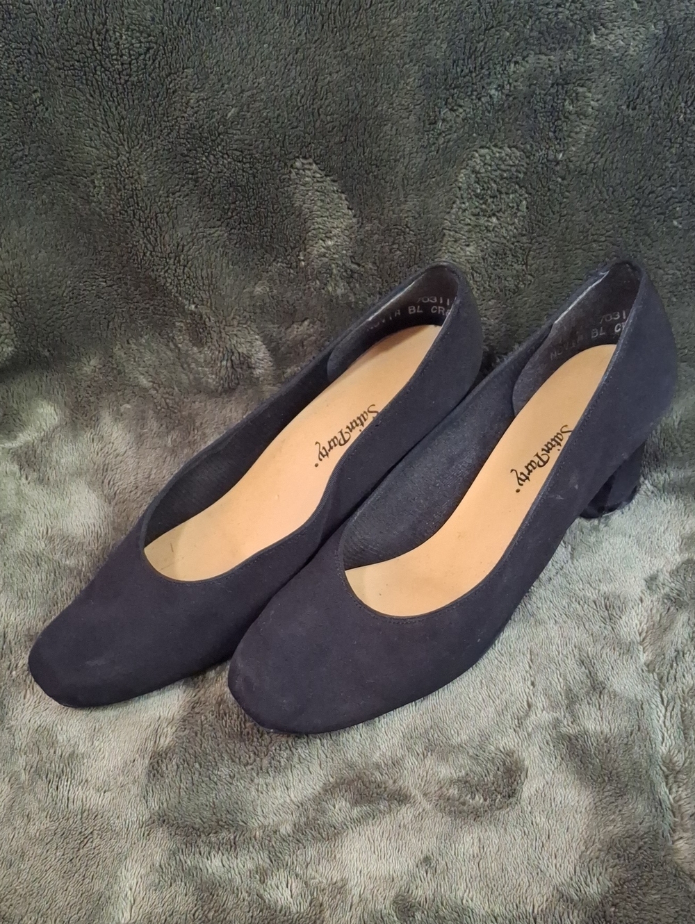 Satin Party Vintage Black Women's Block Heel Pump - Classic Comfort